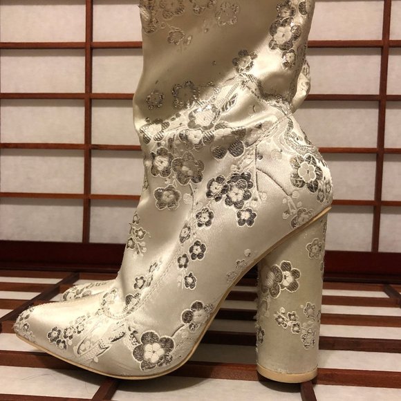SEXY SATINY SILVER ROUNDED HEEL MID CALF BOOTS - Picture 2 of 8